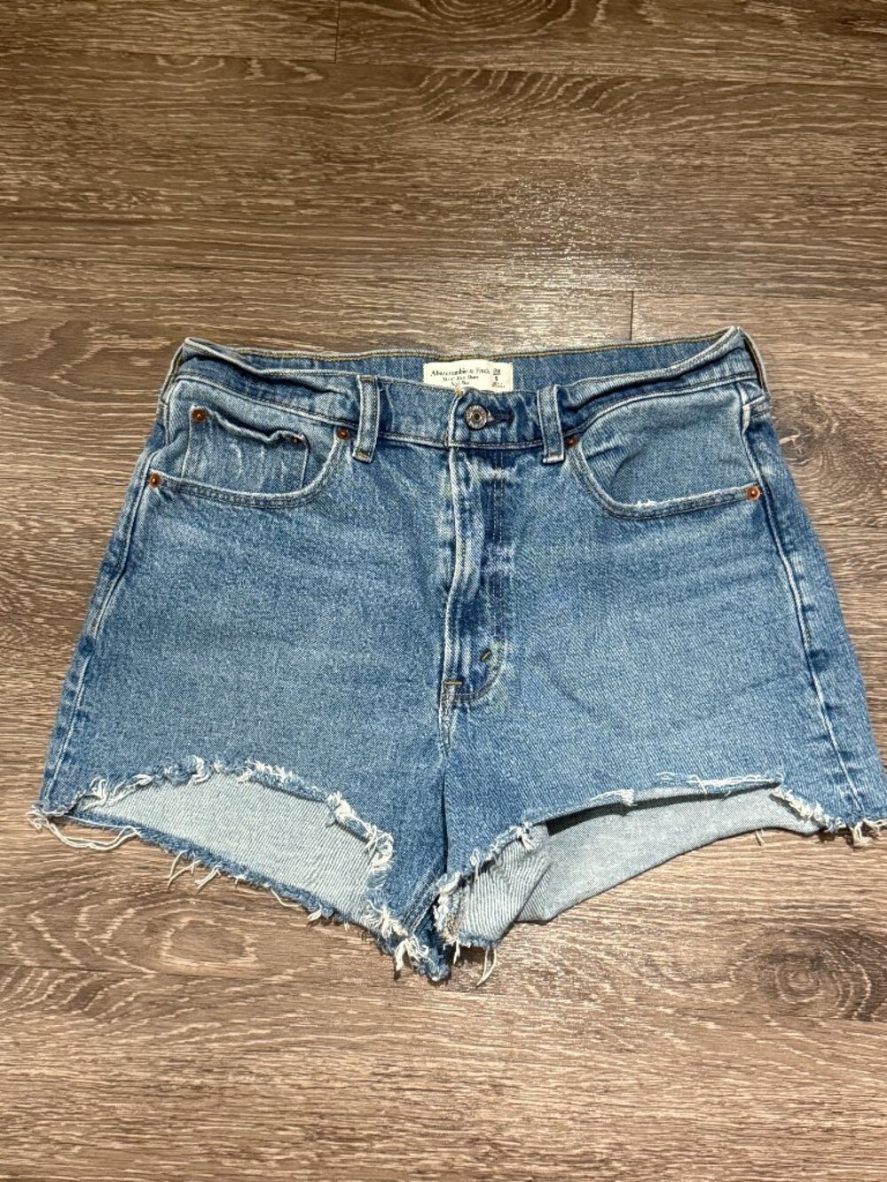 Abercrombie  4" Mom Short High Rise Short Size 28/6 Medium Blue